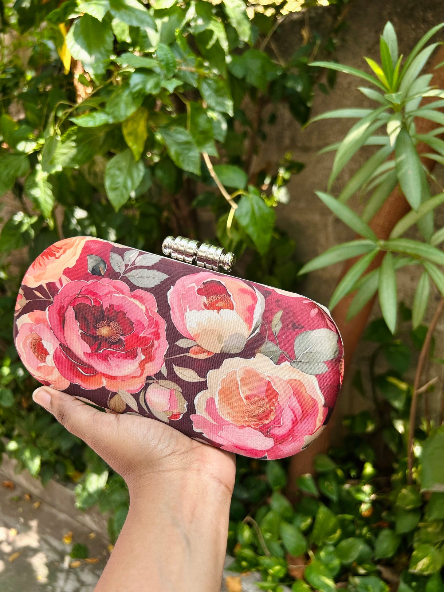 ROSE MOTIF EMBROIDERED CLUTCH BAG
