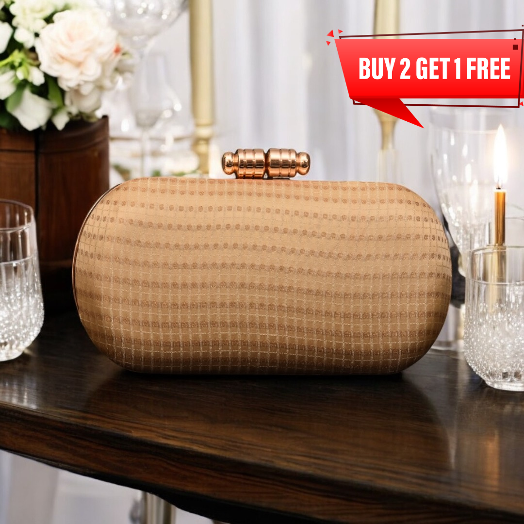 Elfenbeinfarbene Clutch mit Karomuster – Dunkel