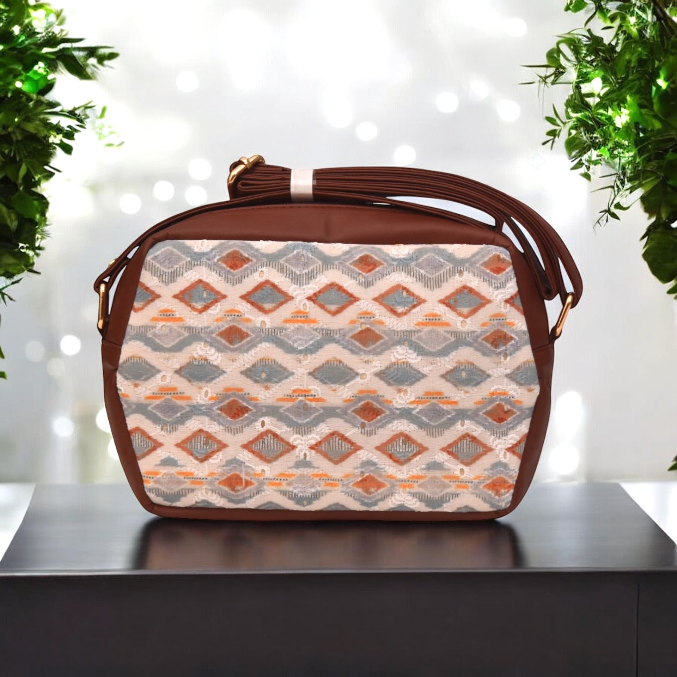 Weiße Ristic Hakoba Sling Bags