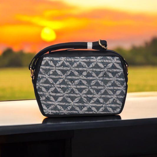 Blaue Indigo-Schultertaschen