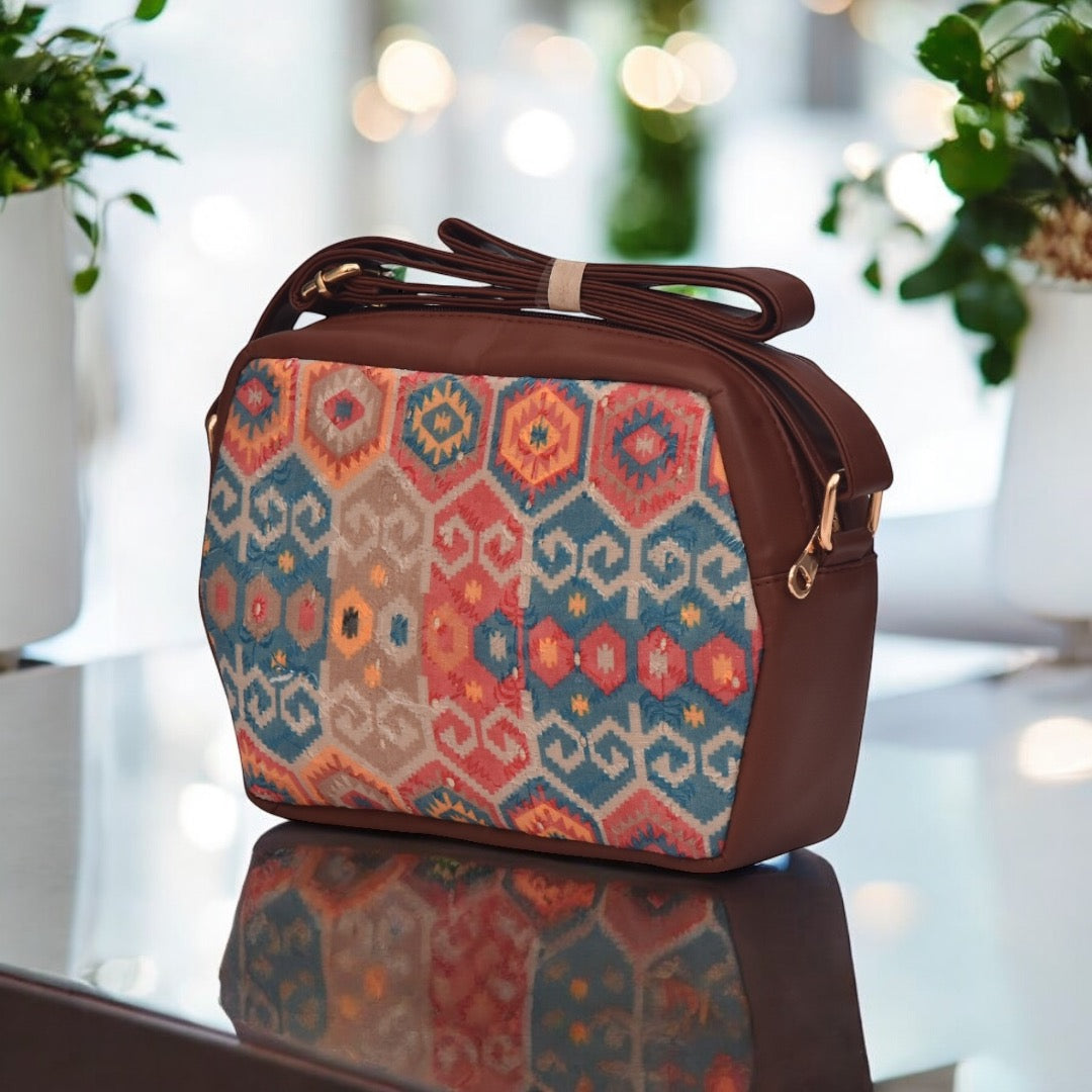 Mehrfarbige Hakoba-Schultertaschen