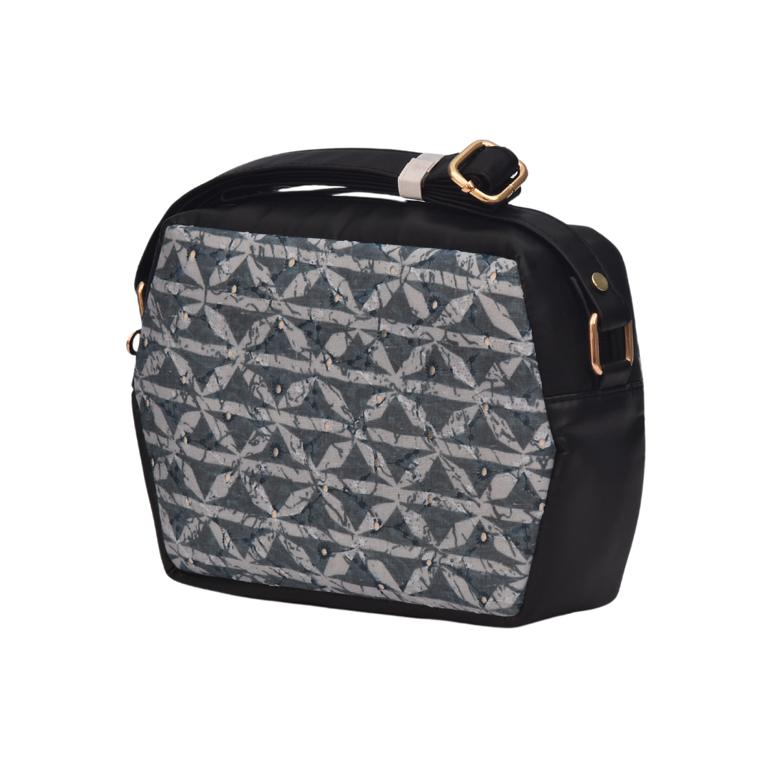 Blaue Indigo-Schultertaschen